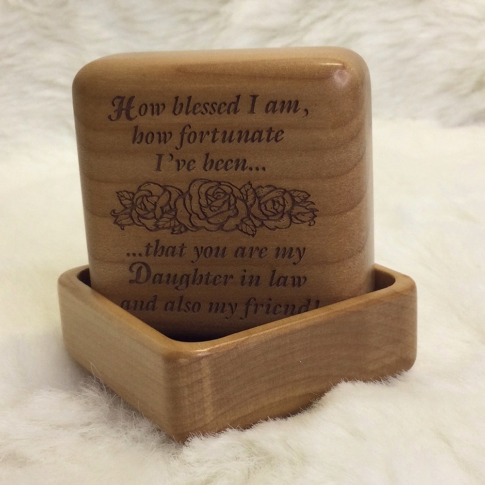 ✅Small Wood Daughter In Law box